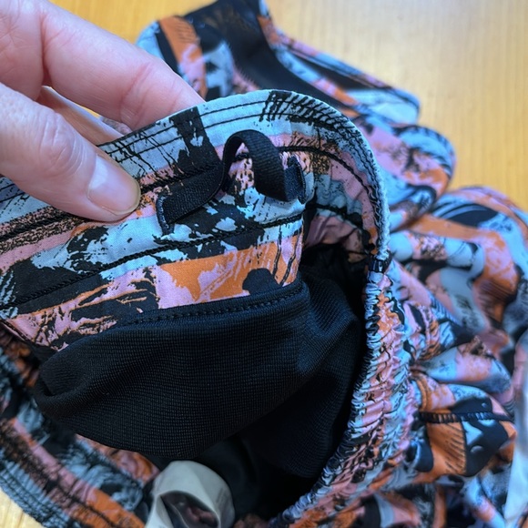 LULULEMON 4 Tall Hotty Hot Swift Shorts 4" Liner Running Inversion Multi Black - Picture 7 of 11